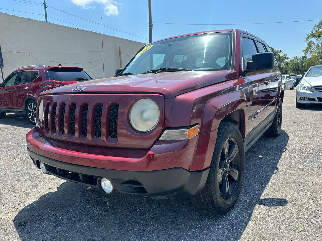 Used 2012 Jeep Patriot Latitude w/ Altitude Pkg image 3
