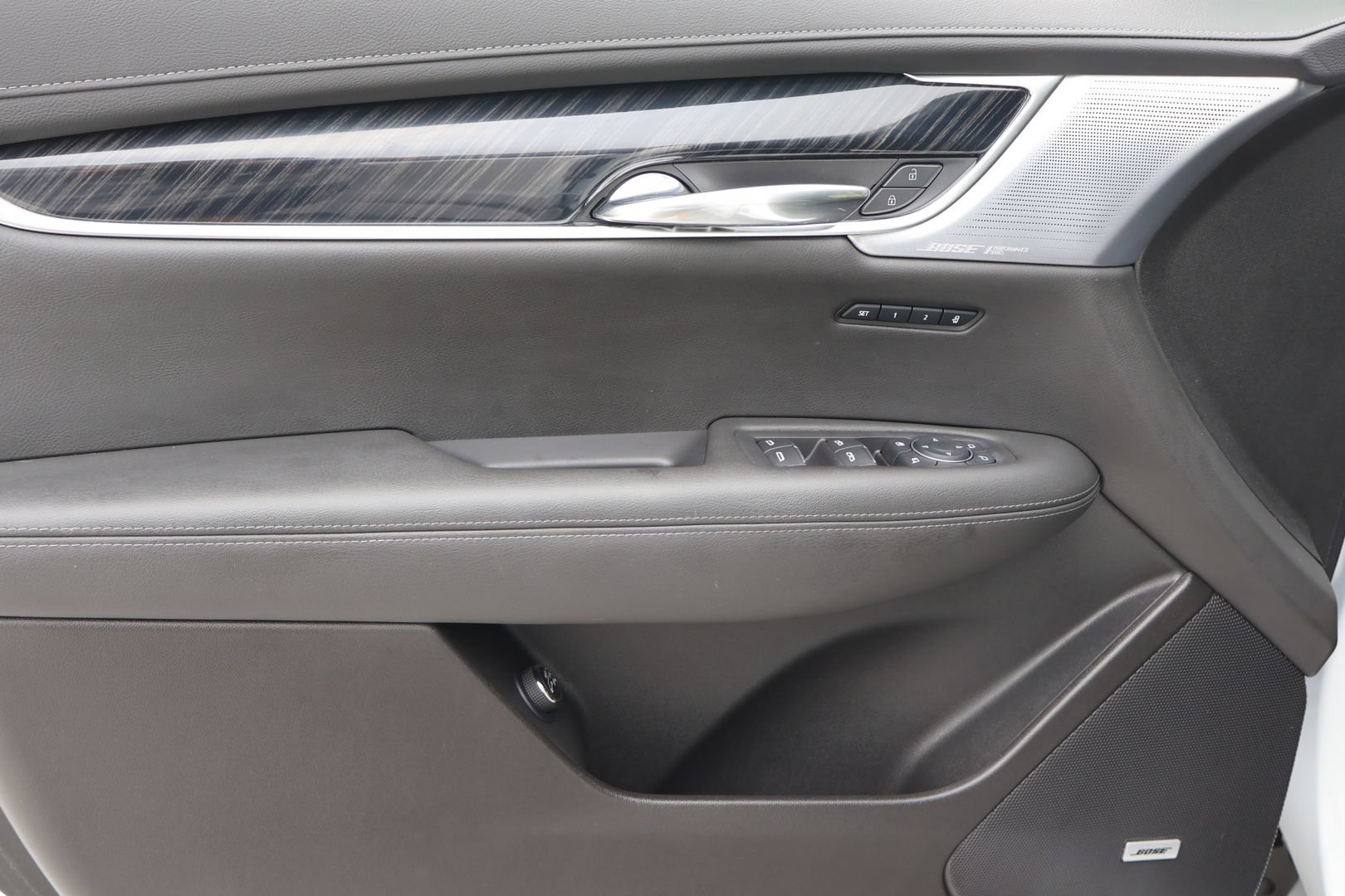 Certified 2024 Cadillac XT6 Premium Luxury FWD image 9