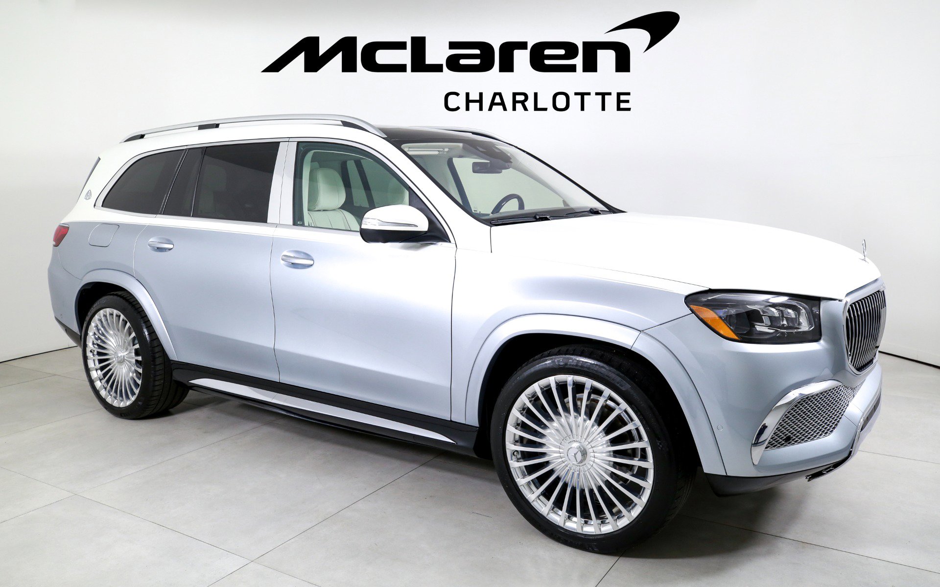 Used 2023 Mercedes-Benz Maybach GLS 600 4MATIC image 2