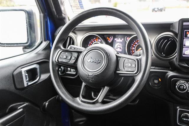 Used 2018 Jeep Wrangler Unlimited Sport image 15