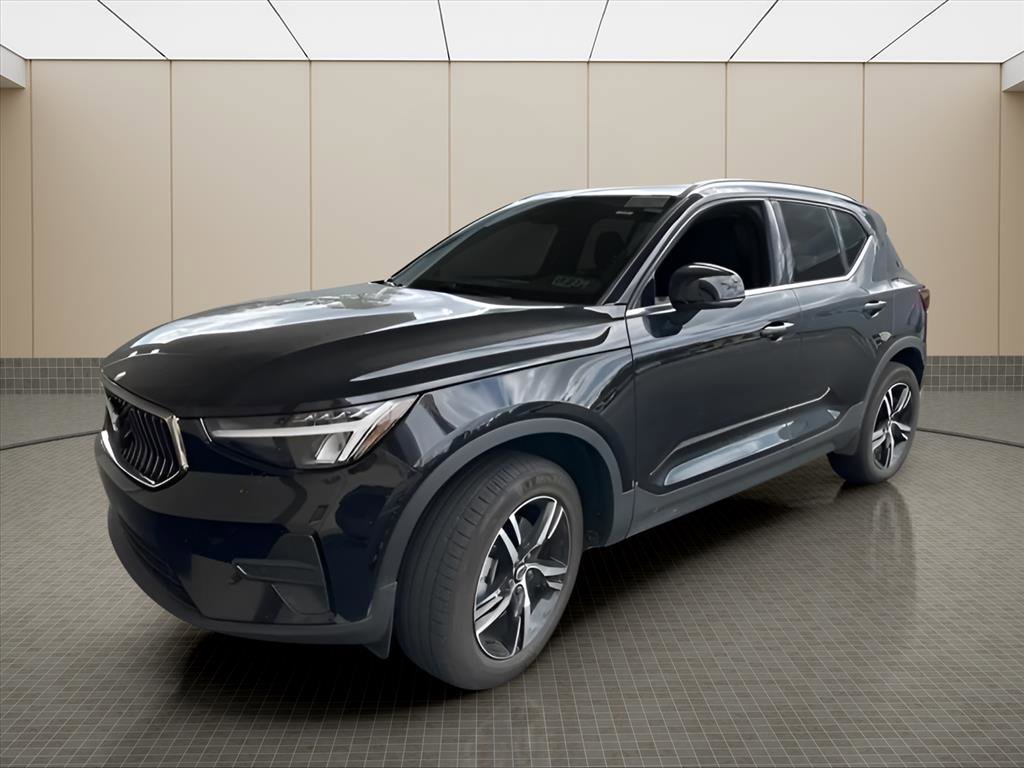 Used 2025 Volvo XC40 B5 Core