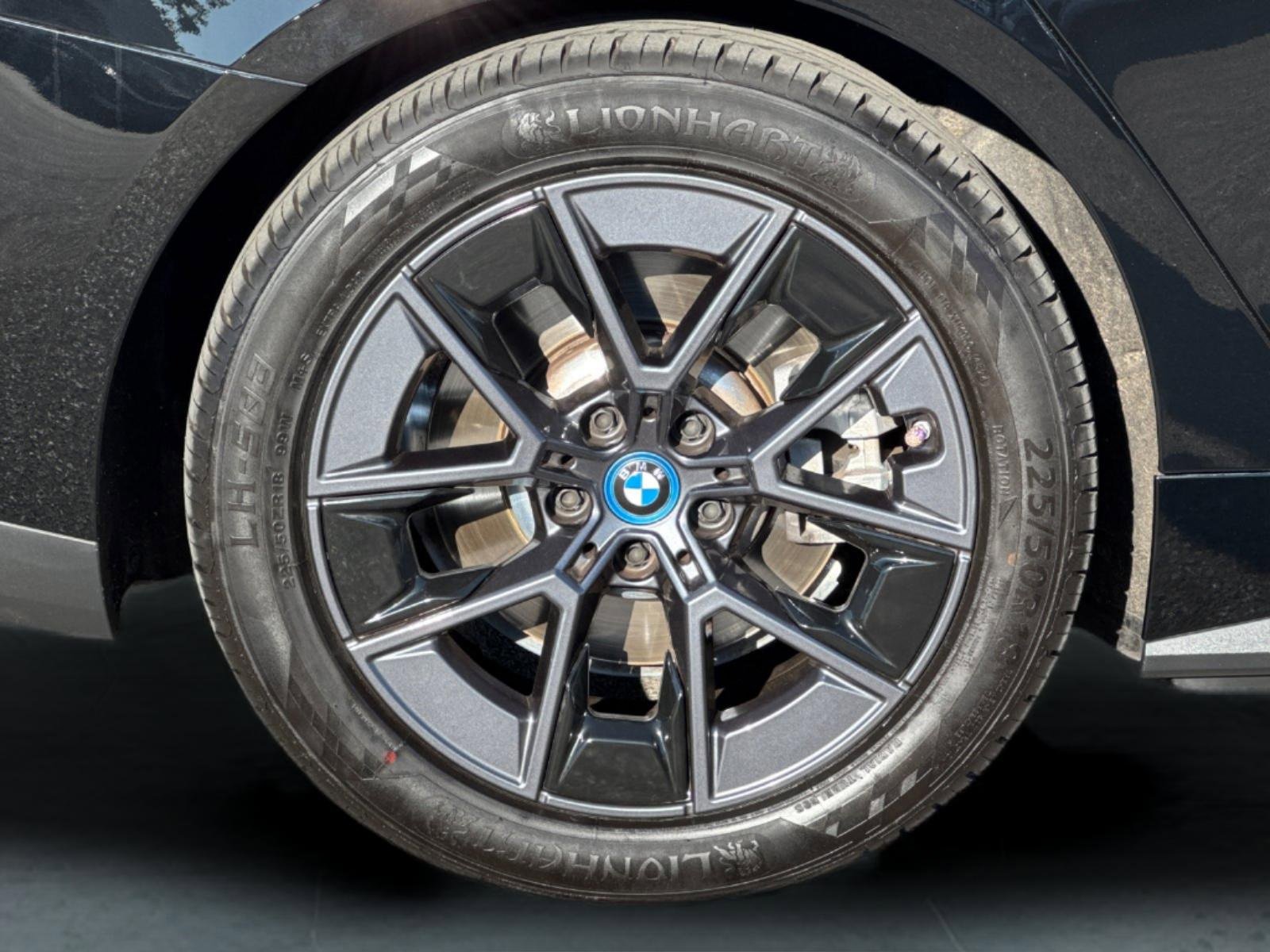 Used 2024 BMW i4 eDrive35 w/ Premium Package image 25