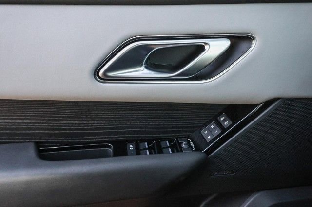 New 2026 Land Rover Range Rover Velar Dynamic SE image 21