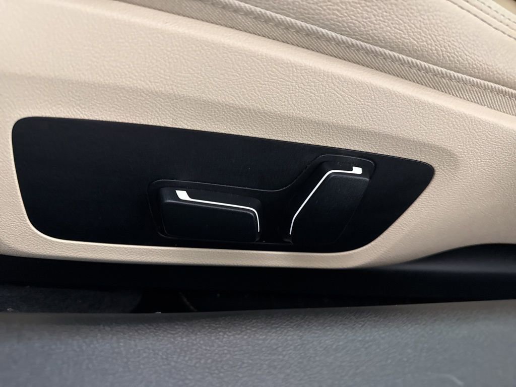 Used 2024 BMW 230i Coupe w/ Convenience Package image 28