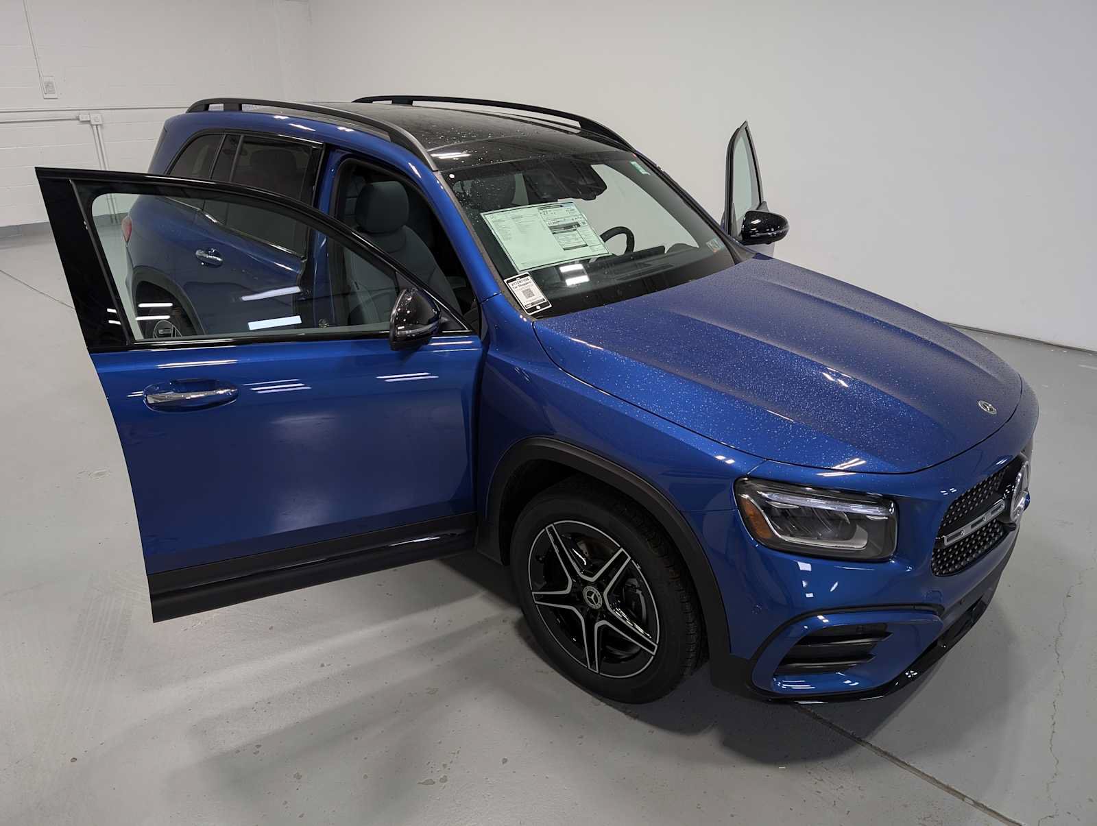 New 2026 Mercedes-Benz GLB 250 4MATIC image 14