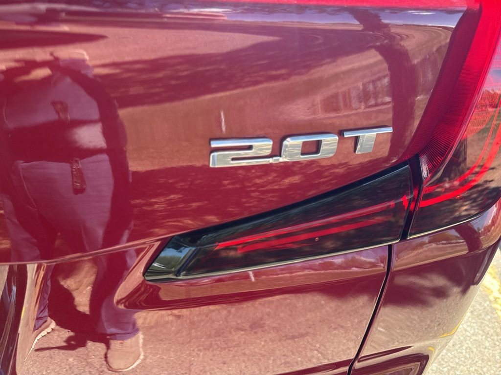 Used 2019 Cadillac XT4 Premium Luxury w/ Cold Weather Package image 7