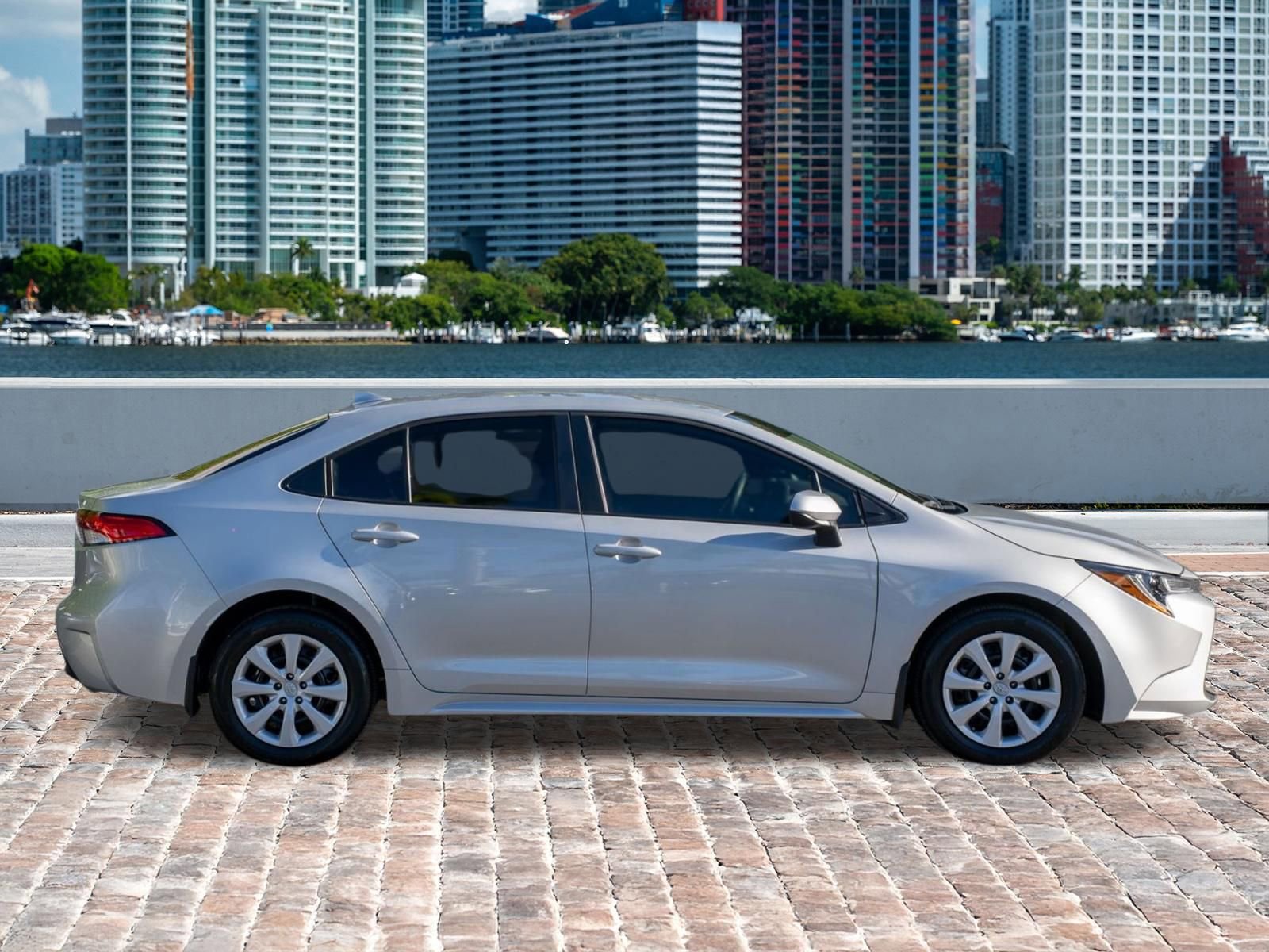Used 2025 Toyota Corolla LE FWD image 4