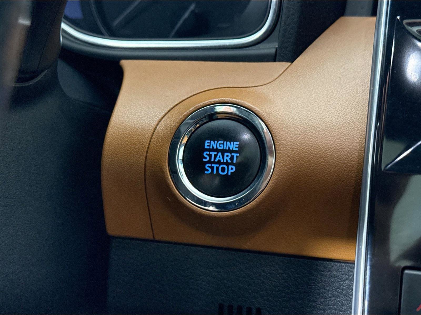 Certified 2022 Toyota Avalon Touring w/ Advanced Safety Package image 22