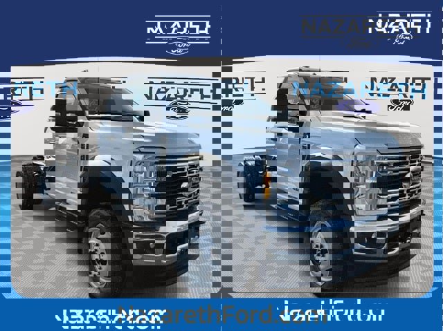 New 2025 Ford F550 4x4 Regular Cab Super Duty image 1
