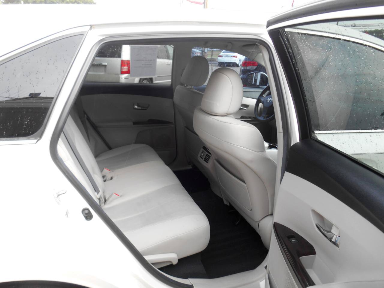 Used 2012 Toyota Venza LE AWD/4WD image 11