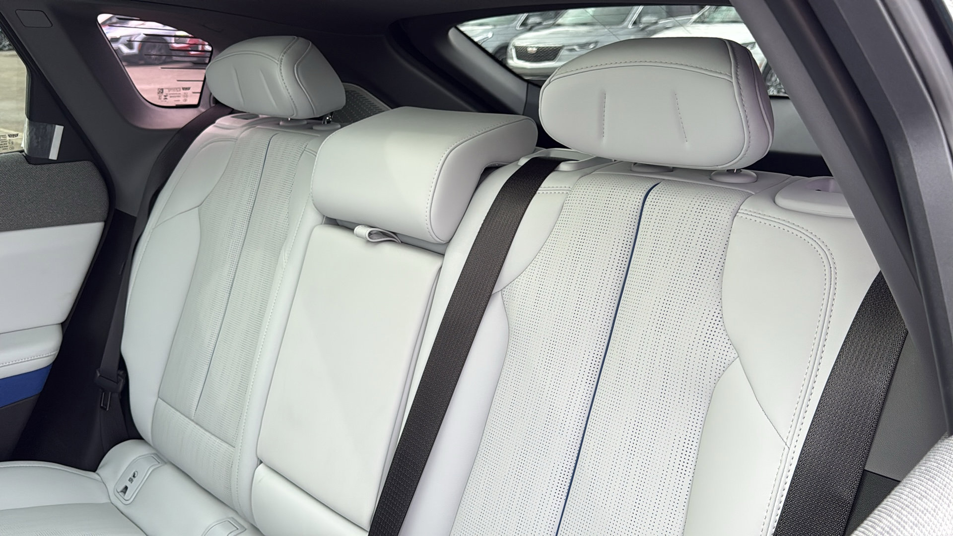 New 2026 Cadillac Optiq Luxury 2 image 28