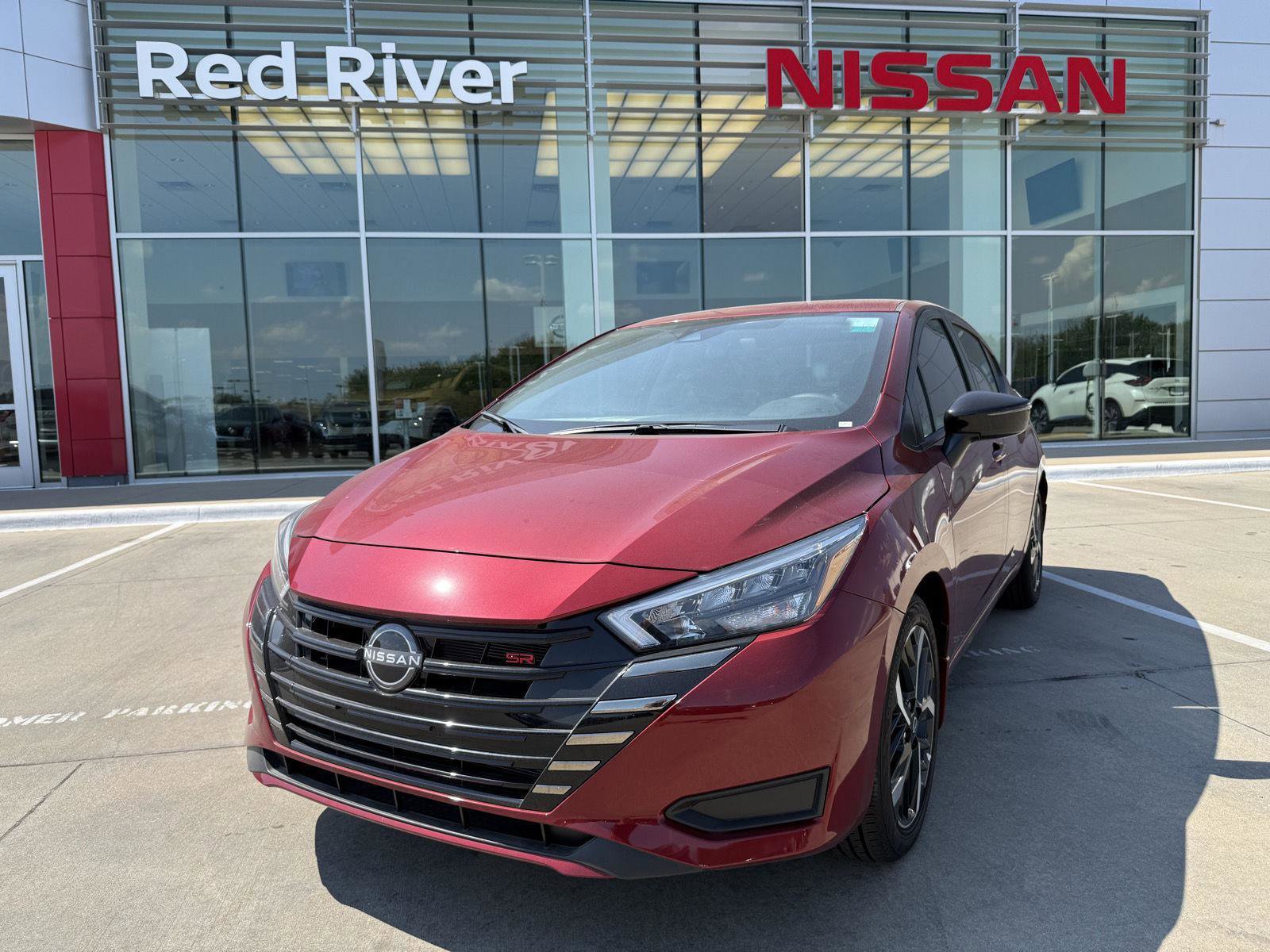 New 2025 Nissan Versa SR w/ Trunk Package