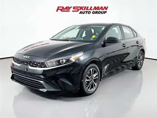 Used 2023 Kia Forte LXS image 3