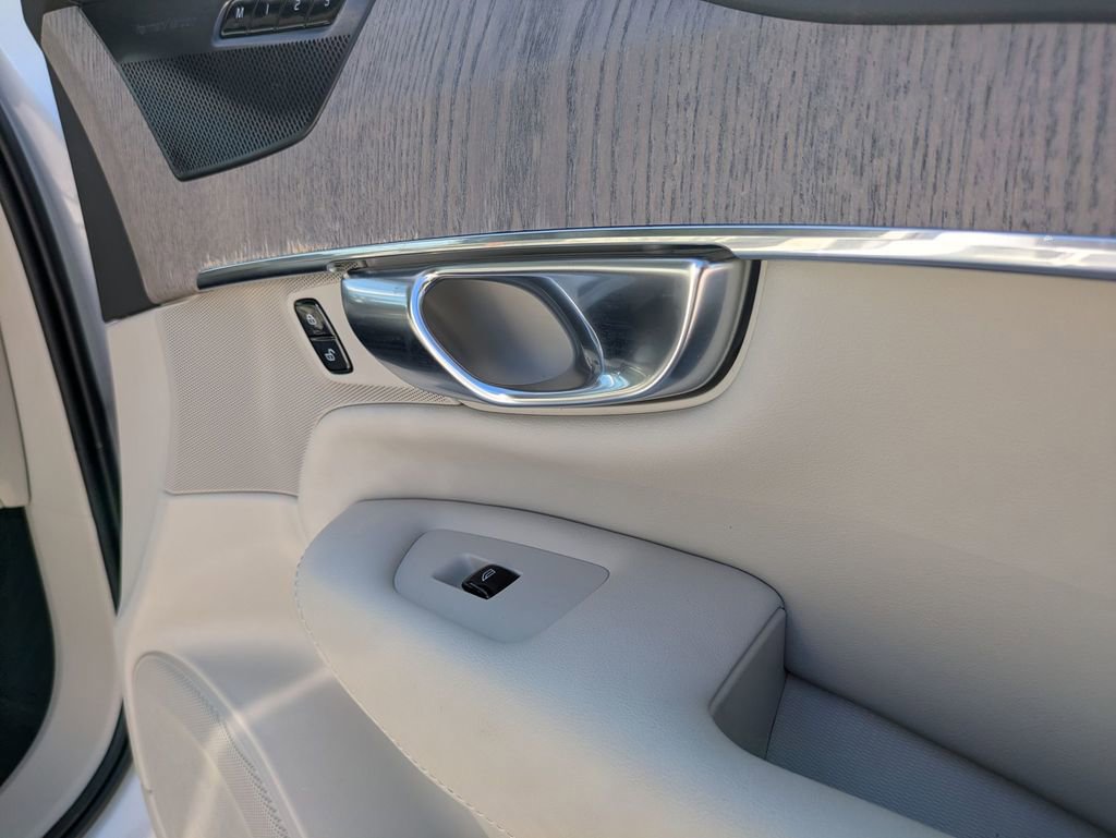 Used 2022 Volvo XC90 T6 Inscription w/ Advanced Package image 31