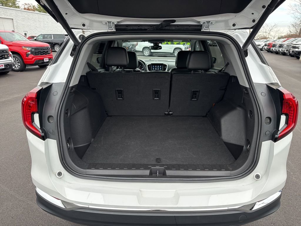 Used 2024 GMC Terrain SLT image 5