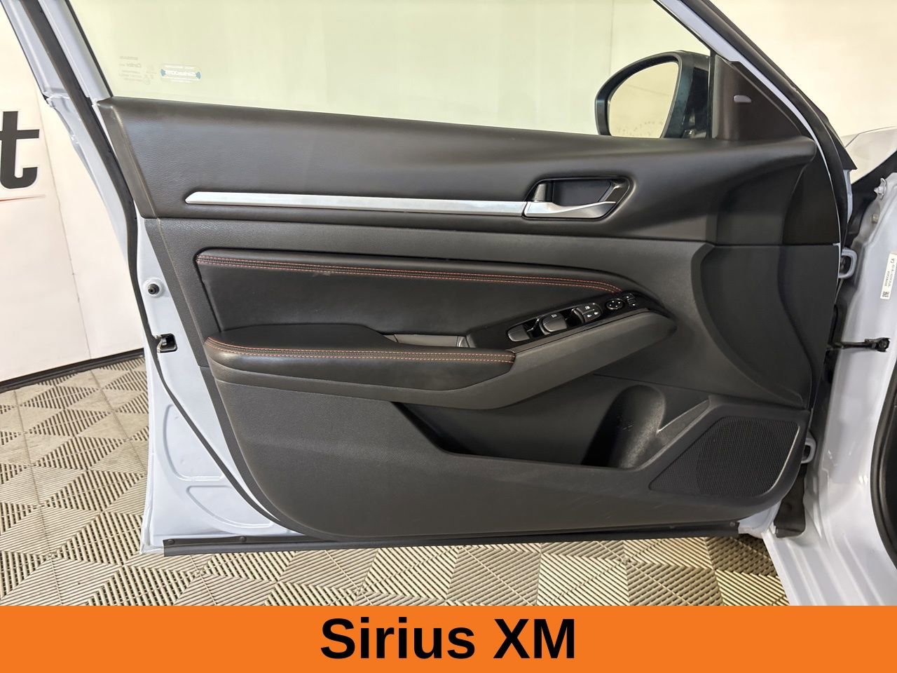 Used 2023 Nissan Altima 2.5 SR image 8