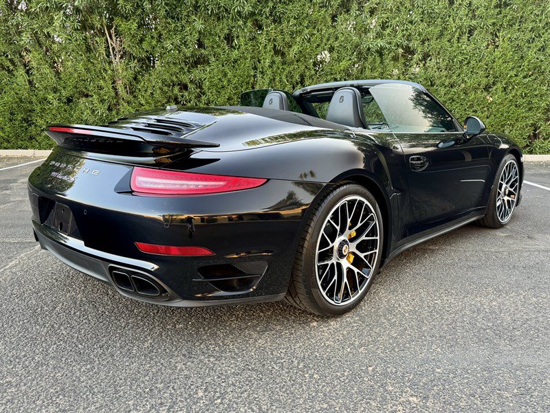 Used 2015 Porsche 911 Turbo S w/ High-end Infotainment Package AWD/4WD image 17