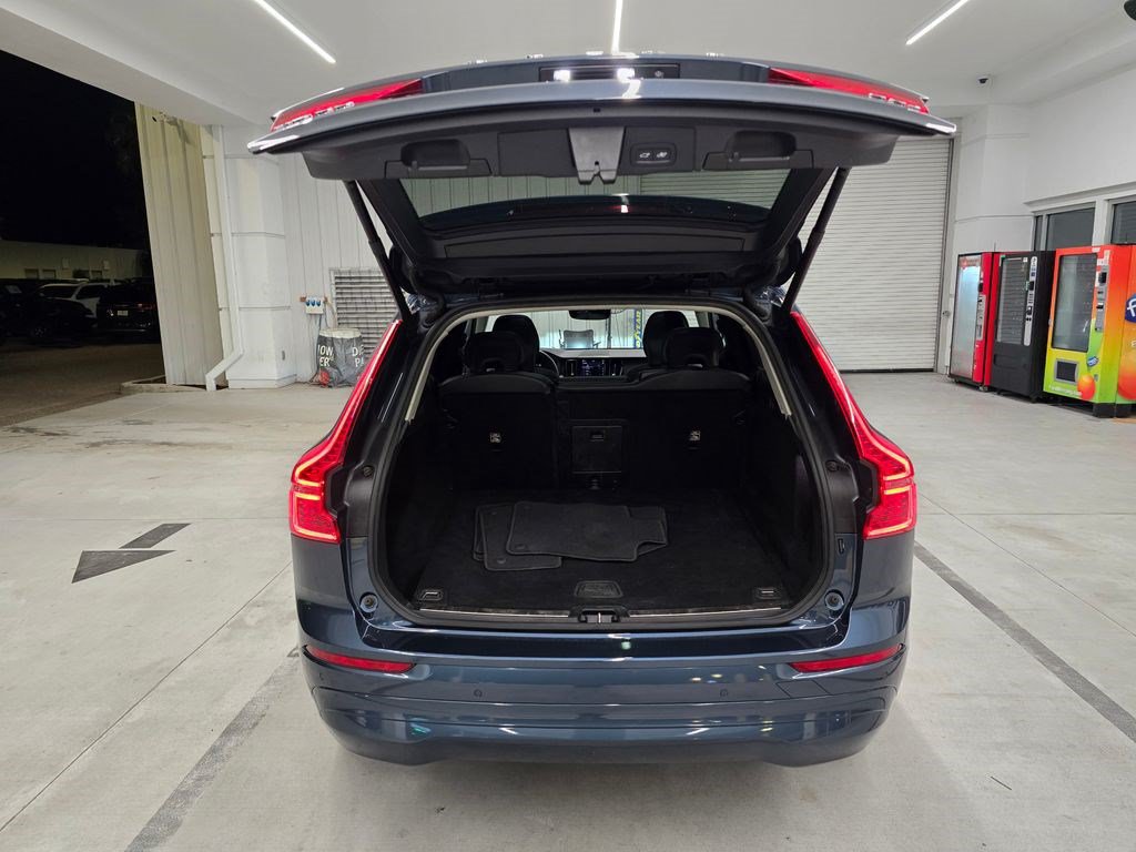 Used 2023 Volvo XC60 B5 Core AWD/4WD image 36