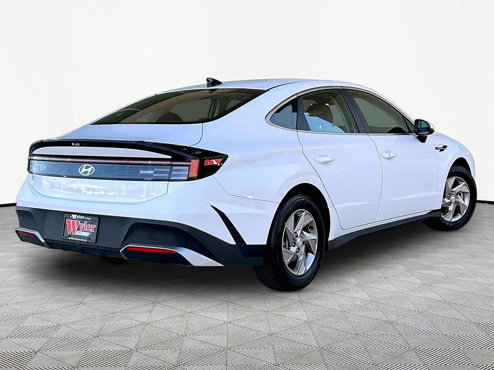 Used 2026 Hyundai Sonata SE FWD image 6