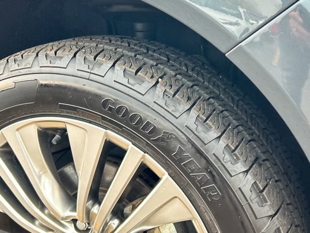 Used 2023 Toyota Venza Limited image 15