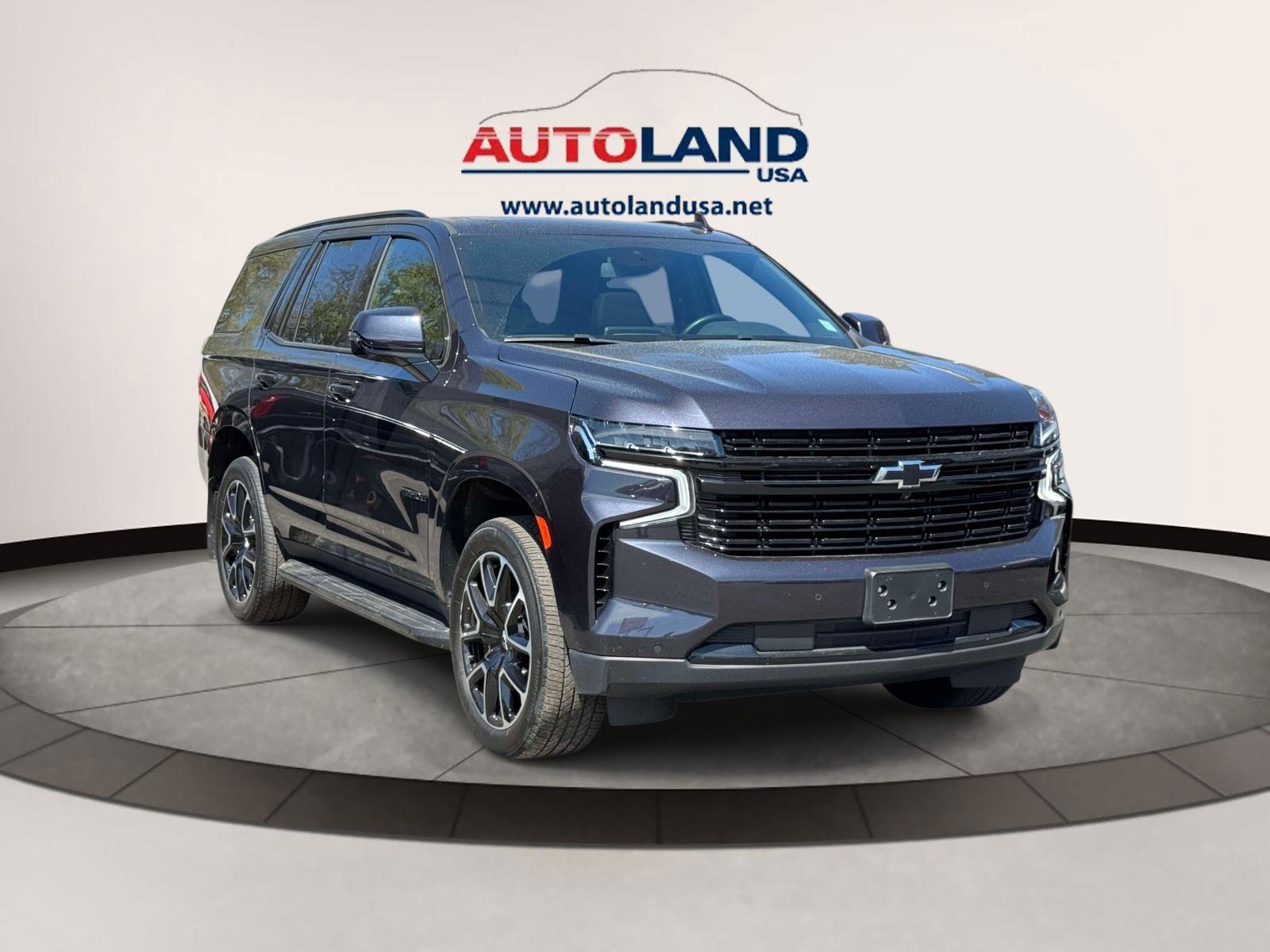 Used 2024 Chevrolet Tahoe RST w/ Luxury Package AWD/4WD image 2
