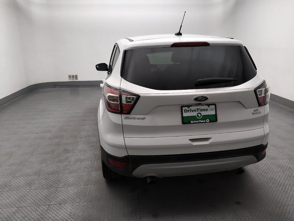 Used 2017 Ford Escape SE FWD image 6