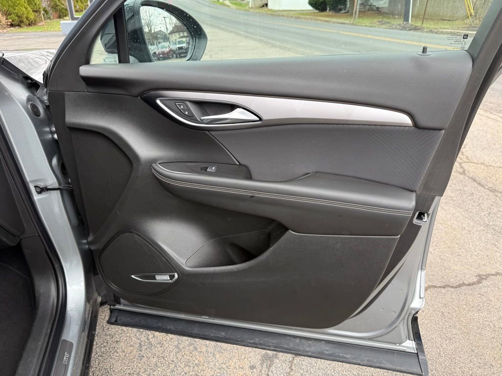 Used 2025 Buick Envision Sport Touring image 36