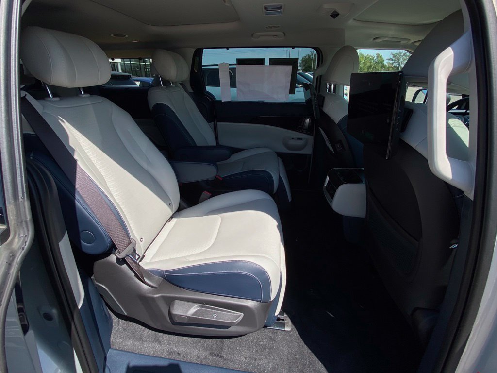 New 2026 Kia Carnival SX Prestige FWD image 24