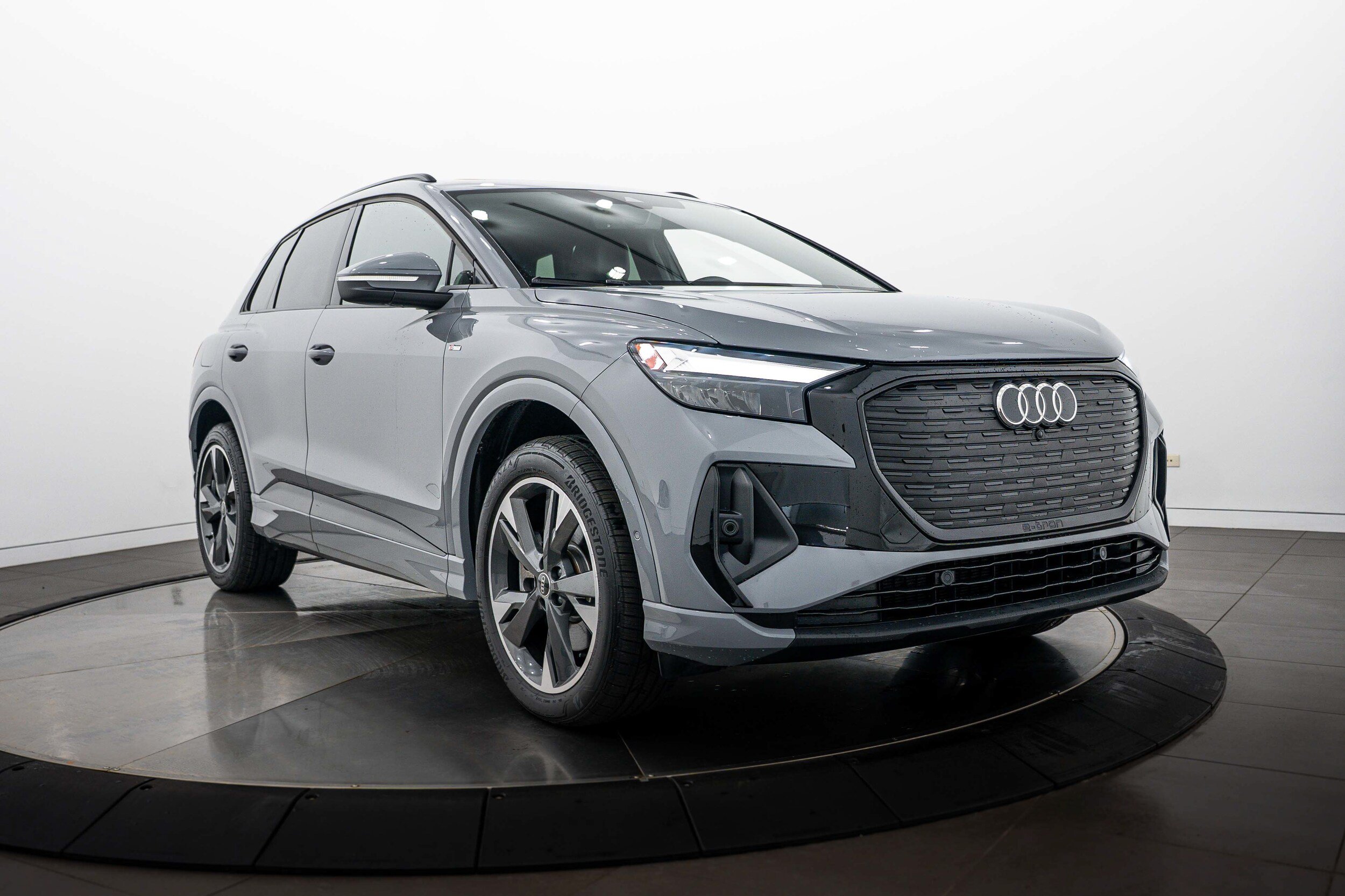 Certified 2023 Audi Q4 e-tron Premium Plus w/ Premium Plus AWD/4WD image 2