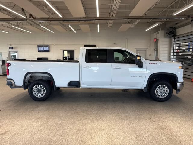 Used 2024 Chevrolet Silverado 2500 LT w/ Convenience Package AWD/4WD image 4