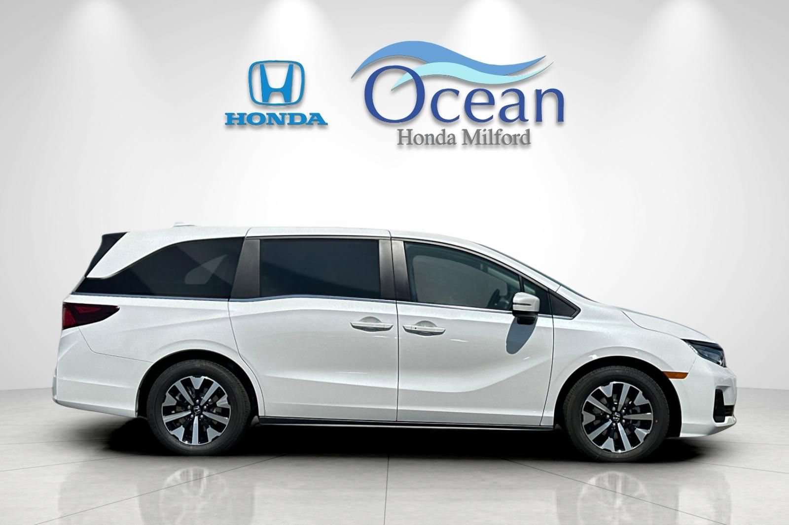 New 2026 Honda Odyssey EX-L image 6
