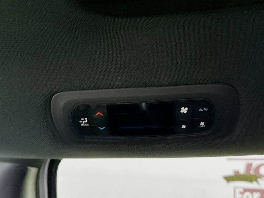 Used 2023 Chrysler Pacifica Touring-L w/ S Appearance Package image 28