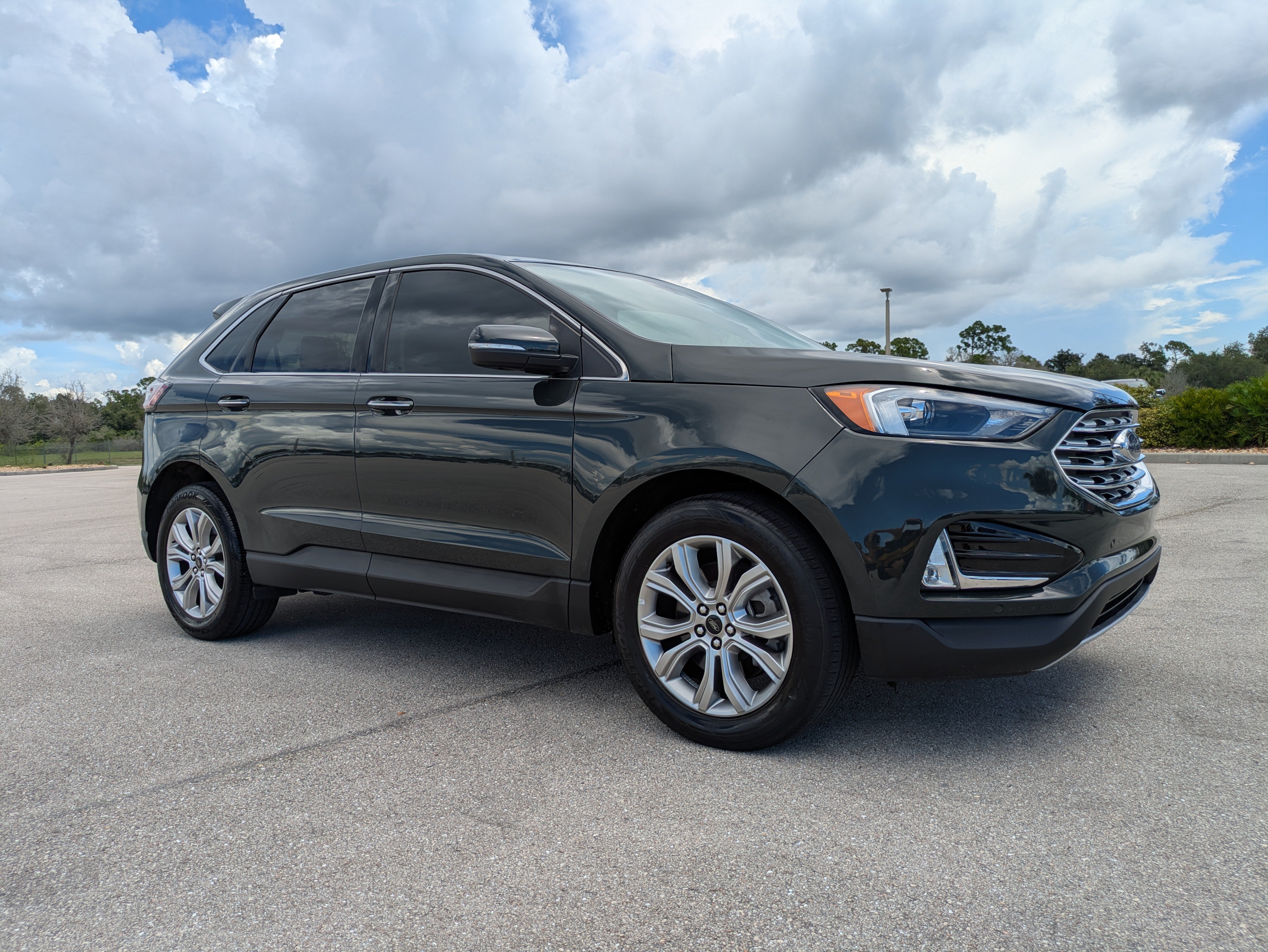 Used 2024 Ford Edge Titanium AWD/4WD image 2