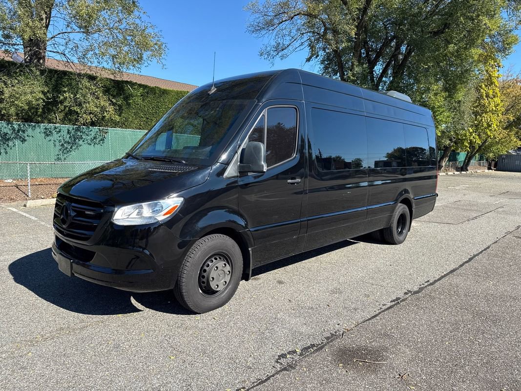 Used 2021 Mercedes-Benz Sprinter 3500 image 2