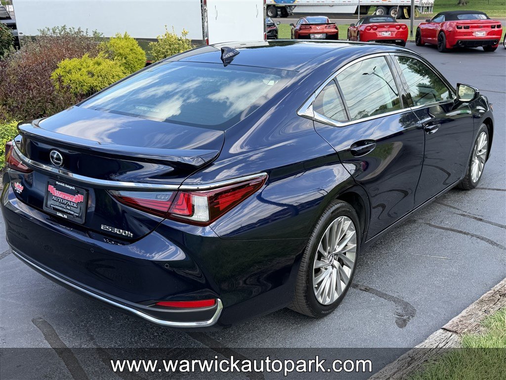 Used 2023 Lexus ES 300h Ultra Luxury w/ Accessory Package (Z1) FWD image 18