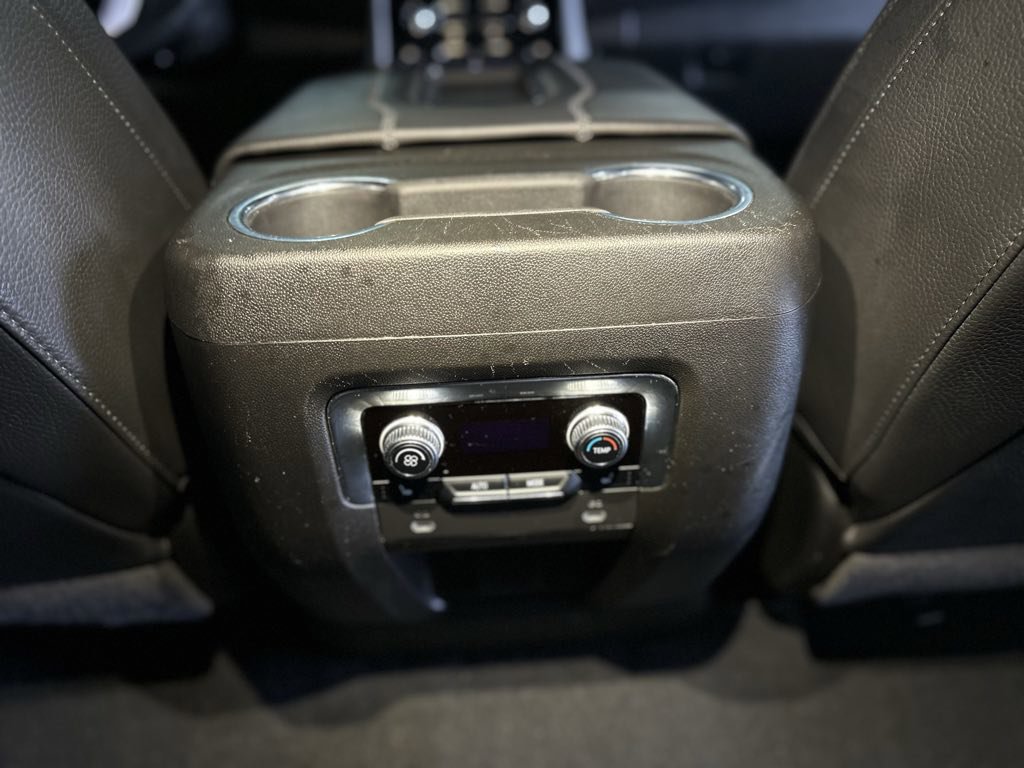 Used 2023 GMC Yukon Denali image 32