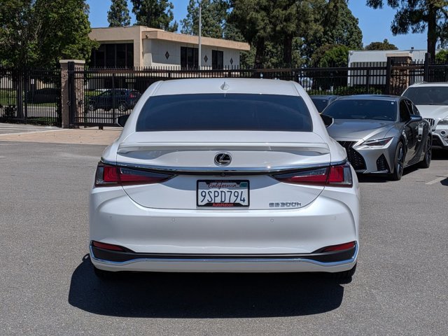 Used 2025 Lexus ES 300h w/ Premium Package FWD image 7
