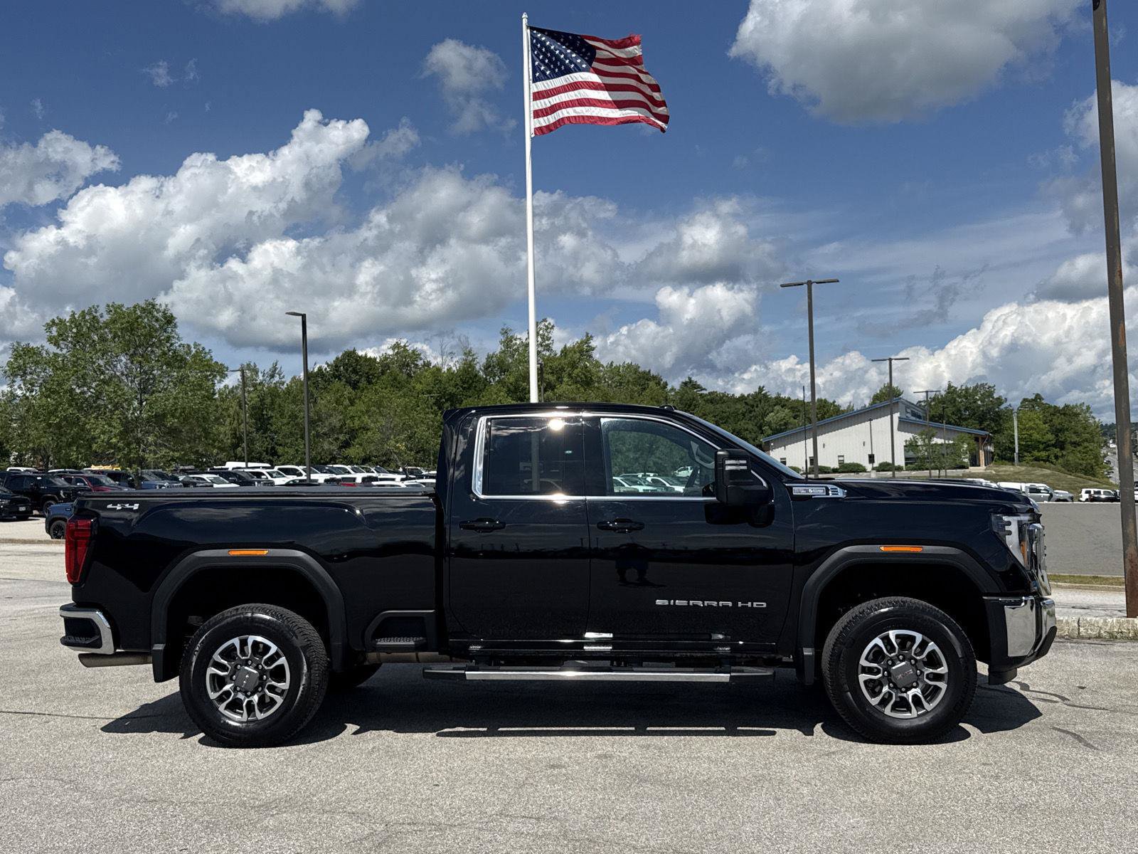 Used 2026 GMC Sierra 2500 SLE w/ SLE Value Package; AWD/4WD image 8