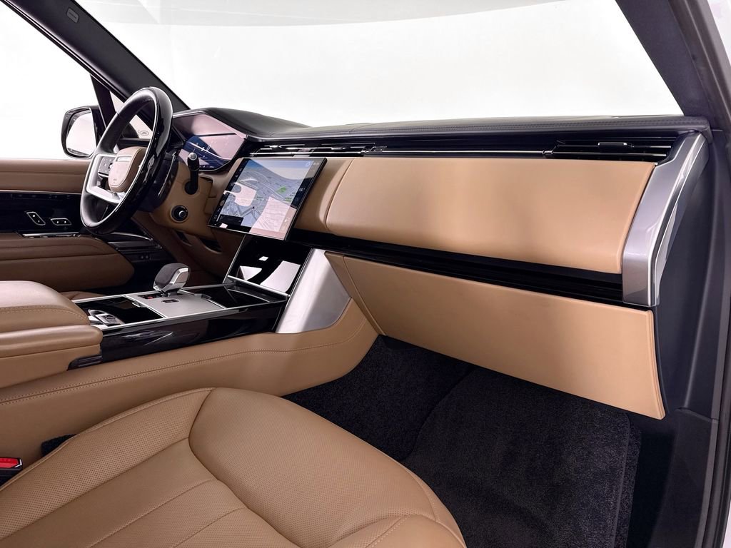 Used 2024 Land Rover Range Rover Long Wheelbase Autobiography image 13