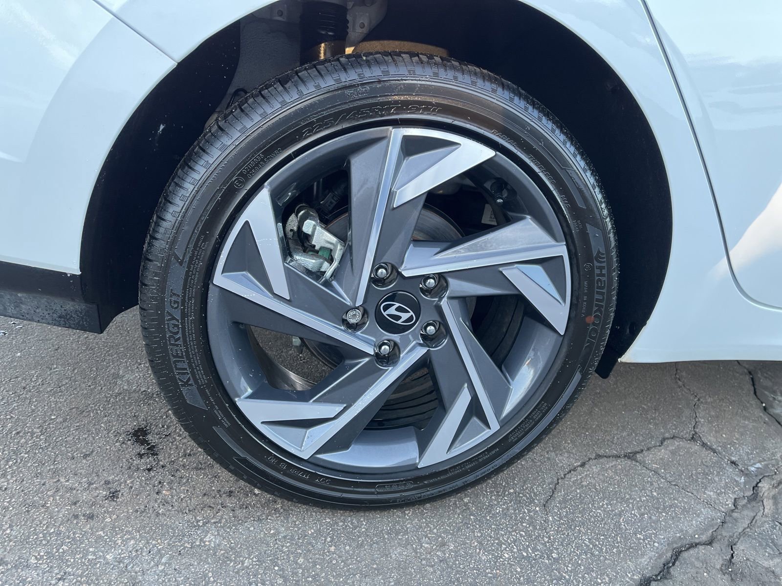 Certified 2025 Hyundai Elantra Limited image 11