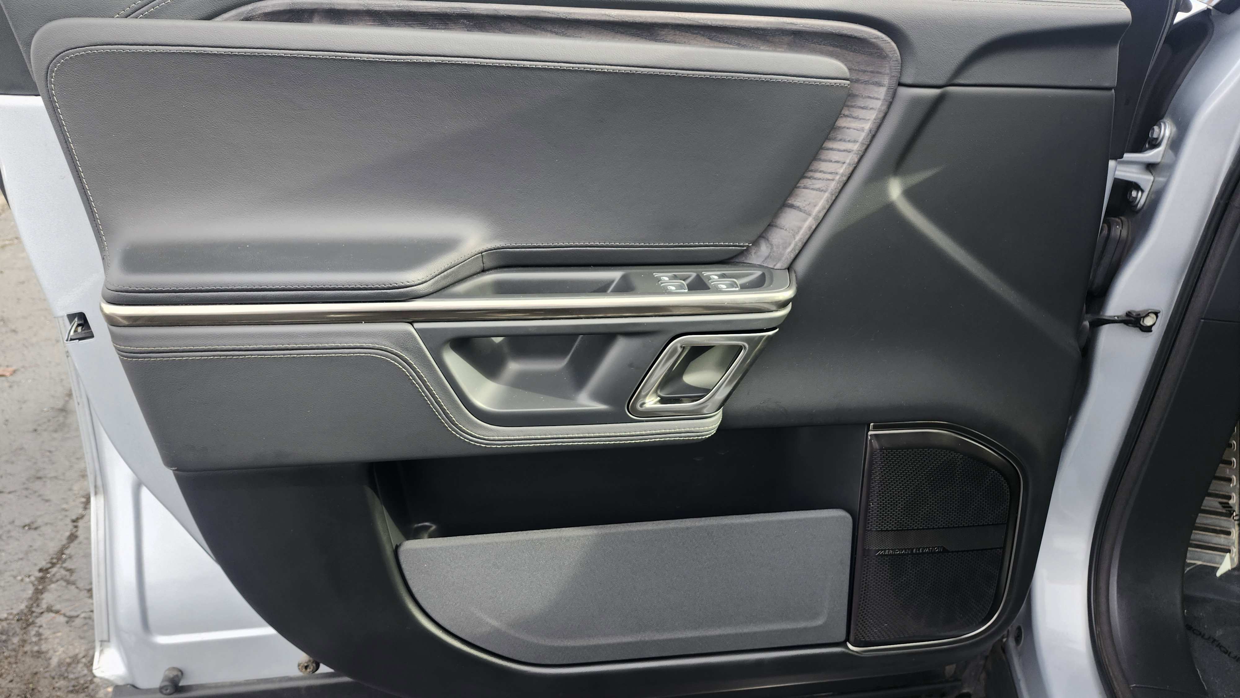 Used 2022 Rivian R1T Launch Edition image 26