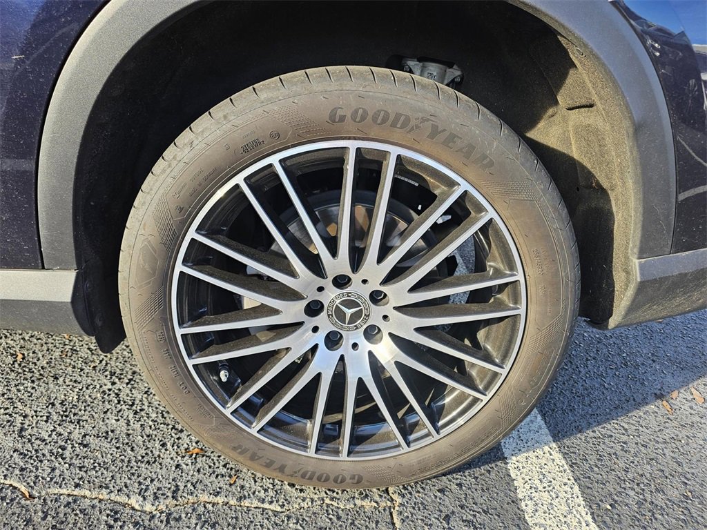 Certified 2024 Mercedes-Benz GLC 300 4MATIC image 11