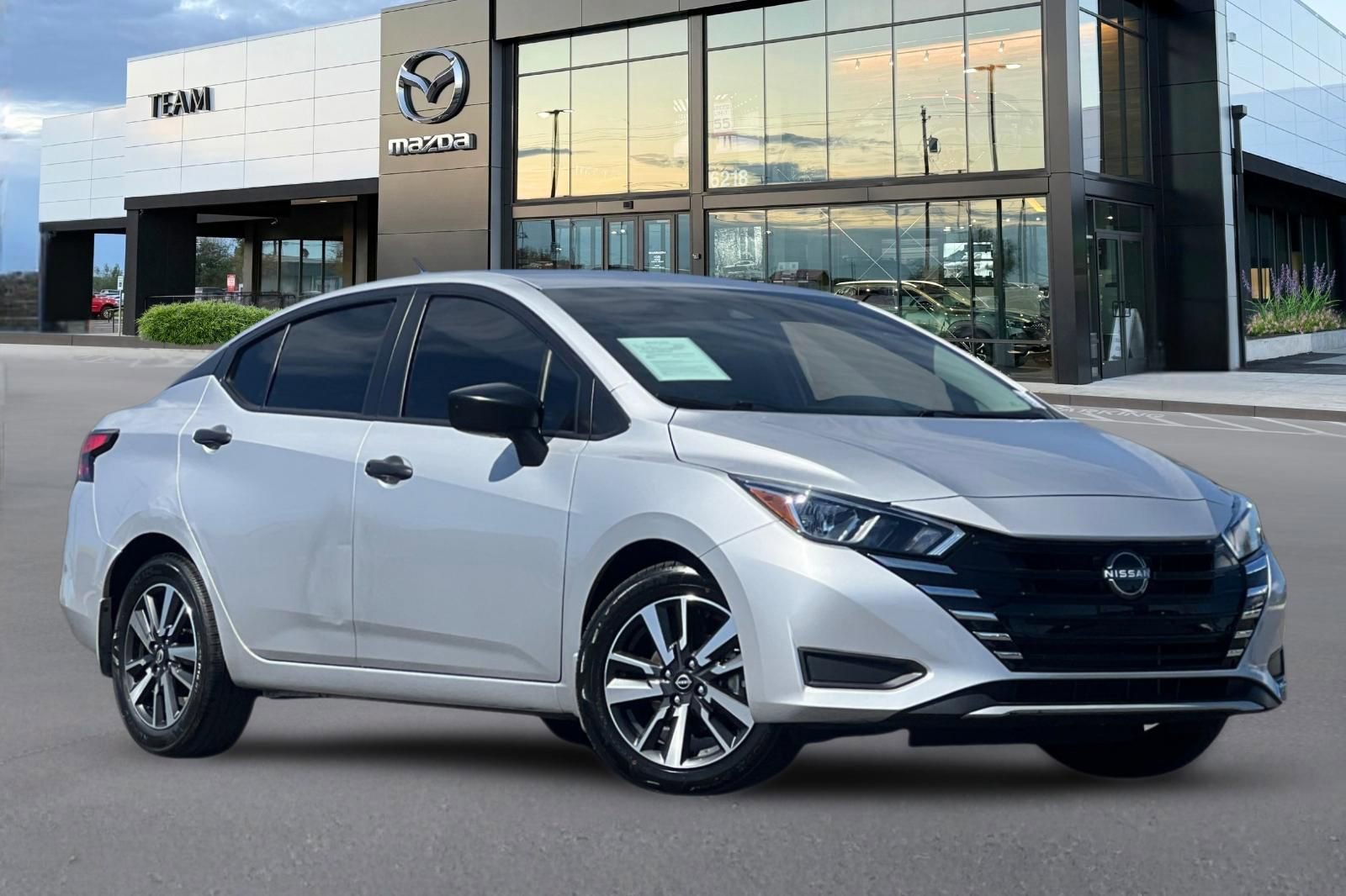 Used 2024 Nissan Versa S w/ S Plus Package image 2