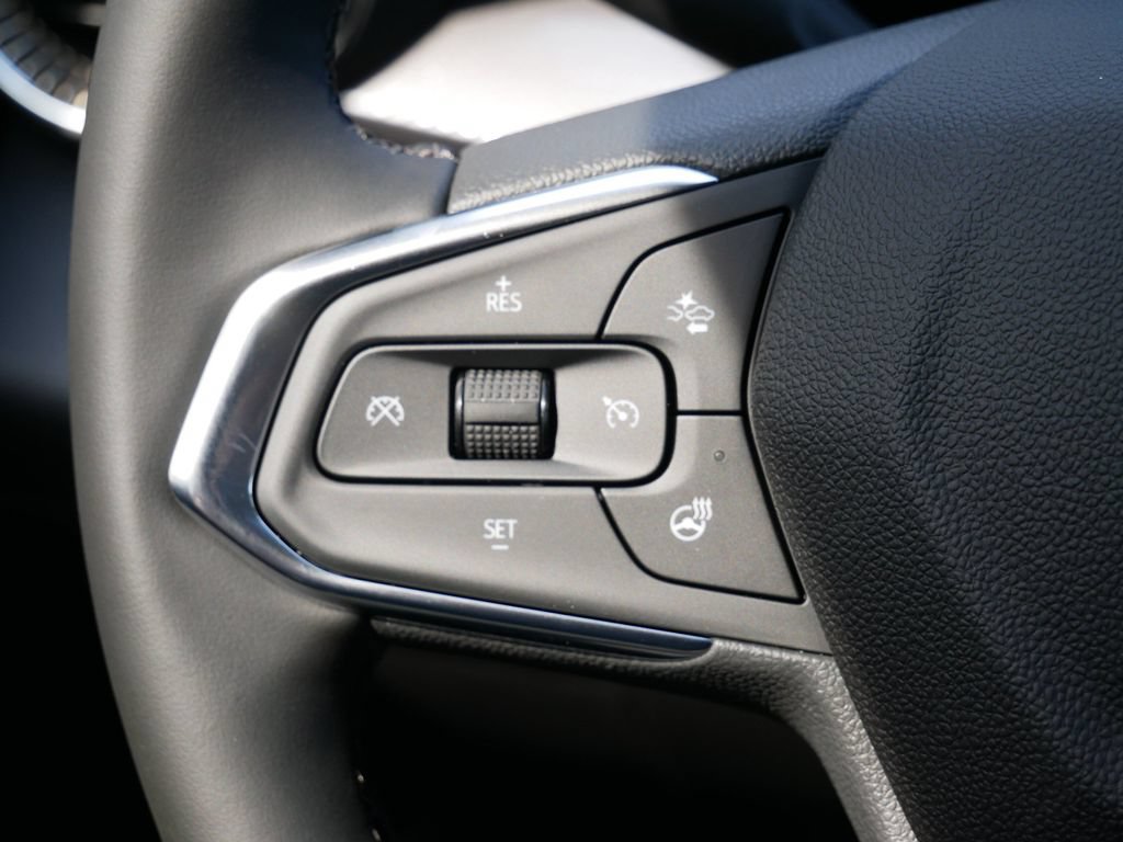 New 2026 Chevrolet Trax ACTIV w/ Sunroof Package FWD image 24