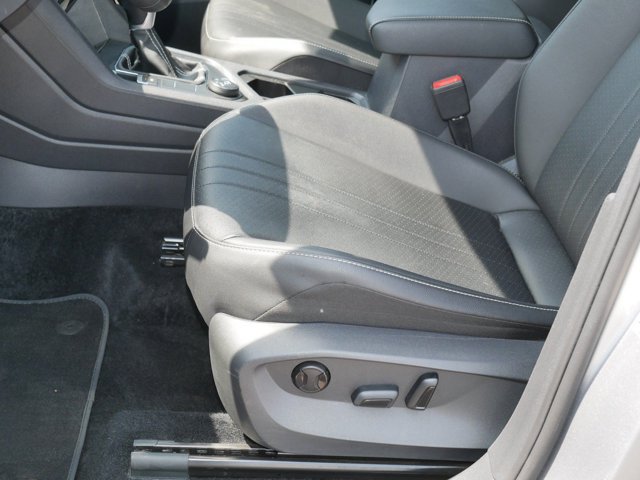Certified 2023 Volkswagen Tiguan SE w/ Panoramic Sunroof Package AWD/4WD image 14