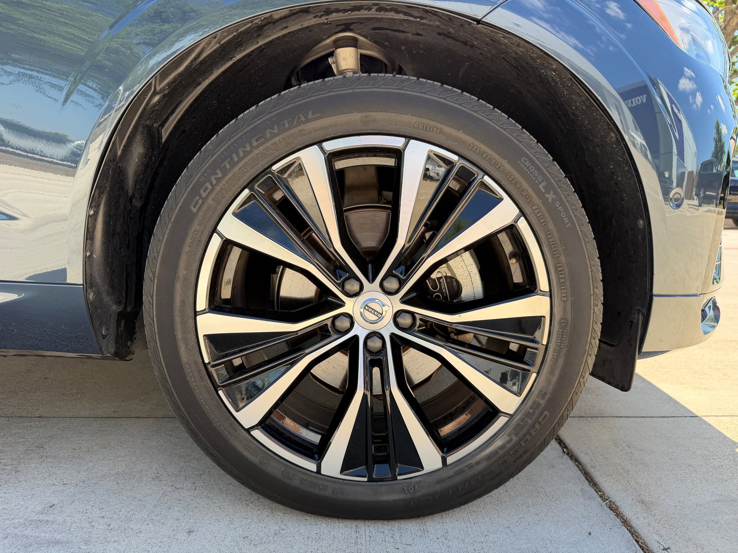 Certified 2023 Volvo XC60 B5 Plus FWD image 9