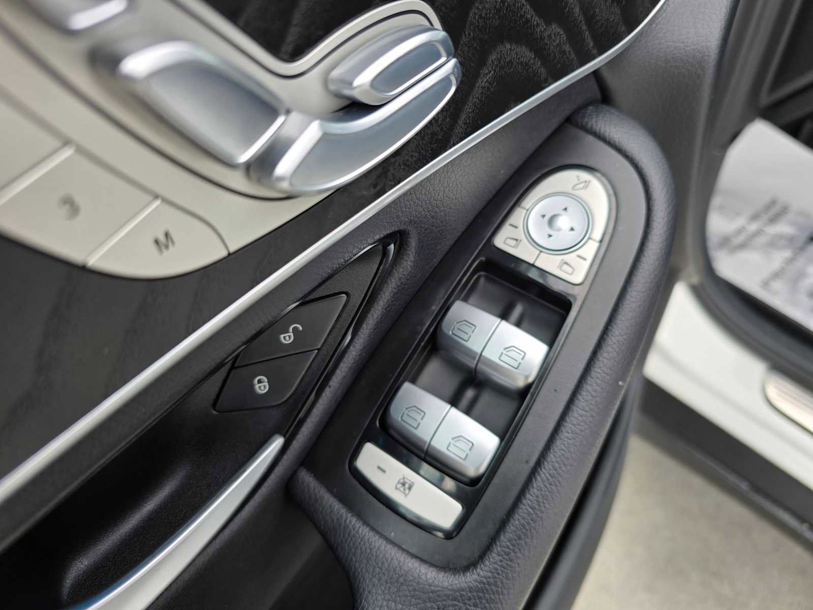 Used 2017 Mercedes-Benz GLC 300 4MATIC image 22