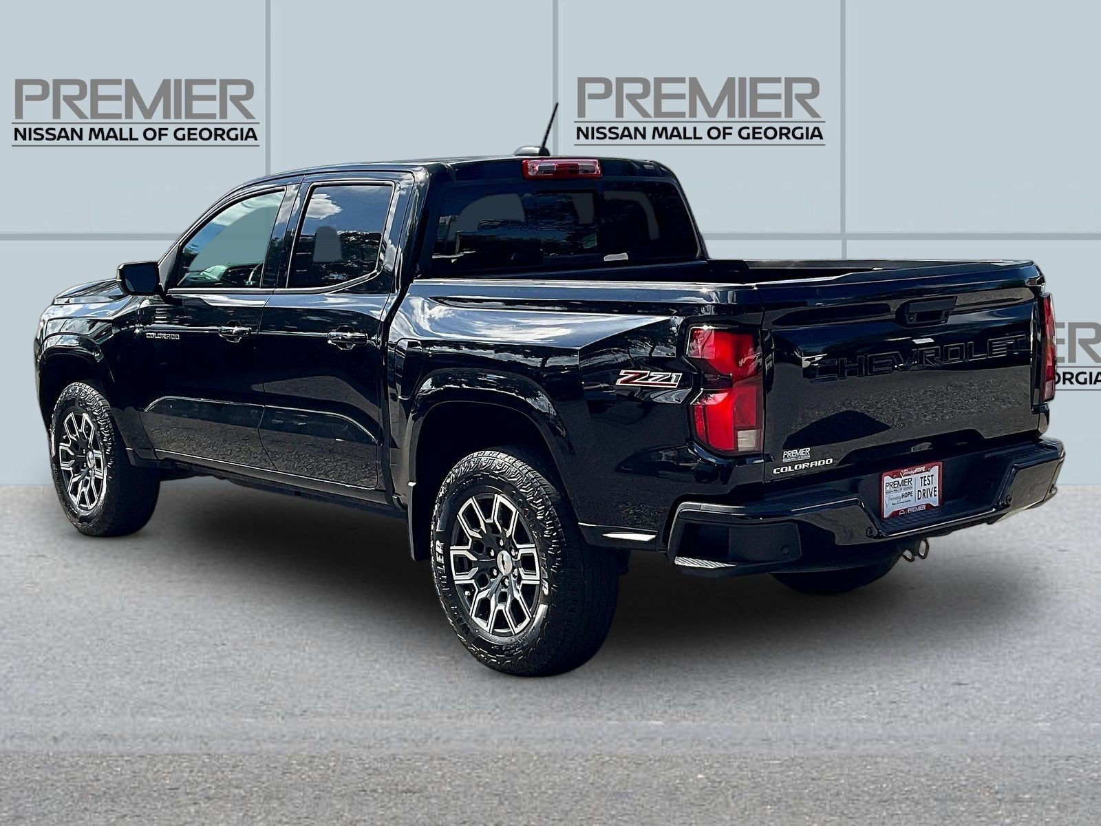 Used 2023 Chevrolet Colorado Z71 w/ Z71 Convenience Package 2 AWD/4WD image 5