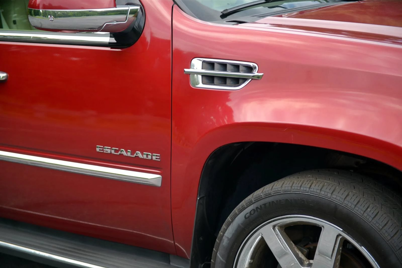 Used 2010 Cadillac Escalade Luxury AWD/4WD image 57