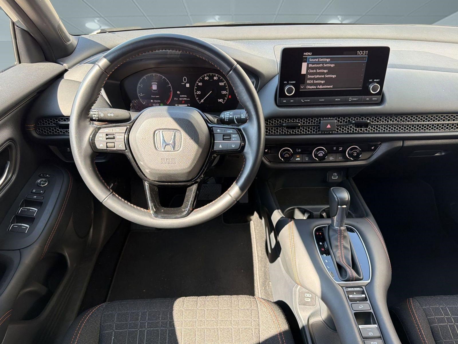 Used 2025 Honda HR-V Sport image 27